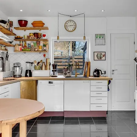 Gorgeous In S With Kitchen Copenhague
