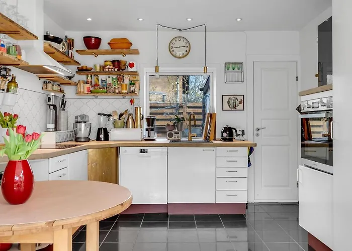 2 Bedroom Cozy In S Copenhagen