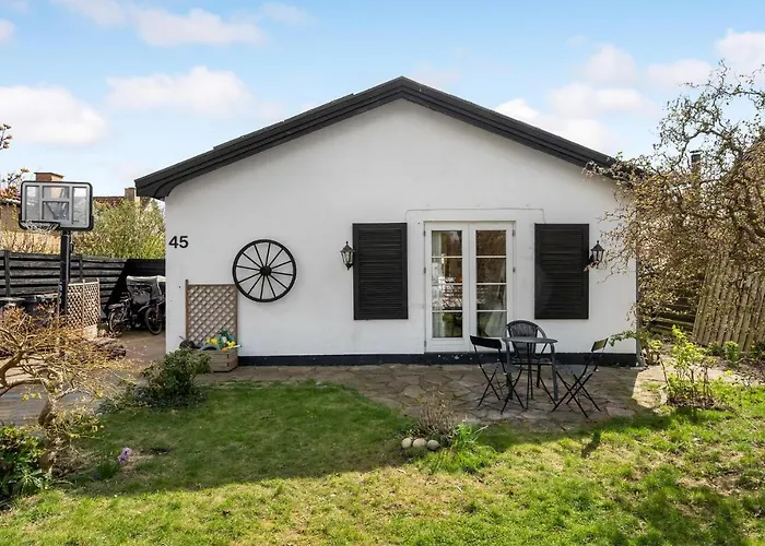 Сasa de vacaciones 2 Bedroom Cozy In S Copenhague