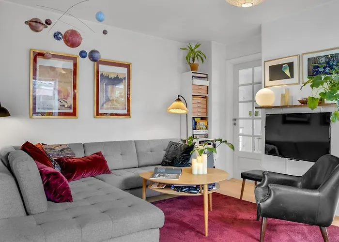 2 Bedroom Cozy In S Holiday home *