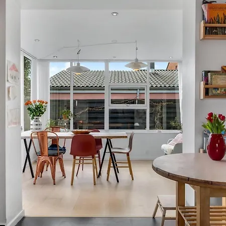 Gorgeous In S With Kitchen 펜션